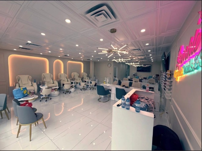 Sparkle Organic Nails & Spa