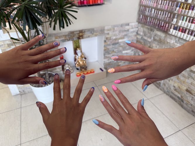 Splendid Nails Ltd.