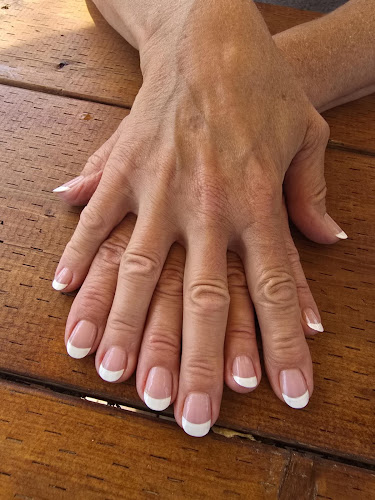 St Thomas Nails Spa