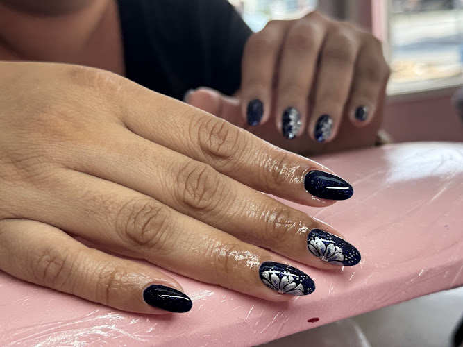 Supreme nail spa