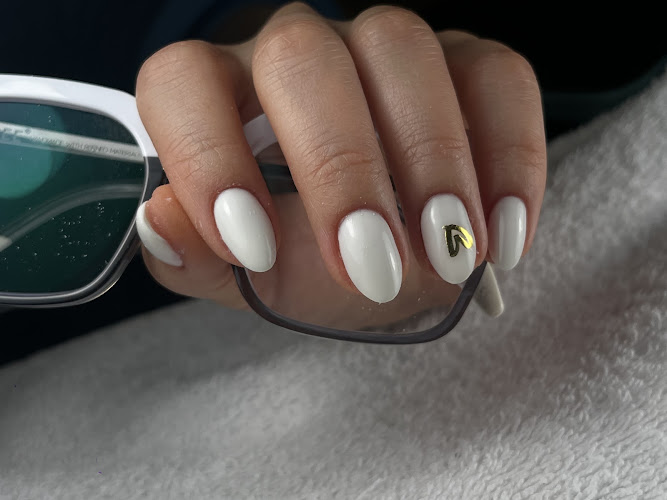 The Golden Nails Salon