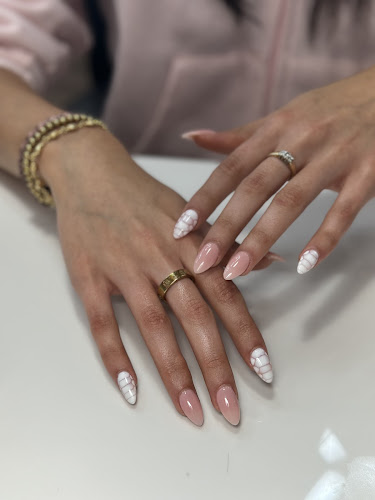 TI FIVE STARS NAILS & SPA