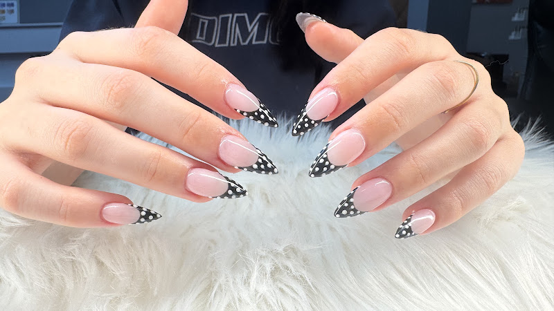 Tina's Lashes & Nails