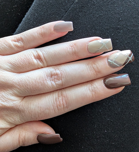 Tipsy Toesy Nails
