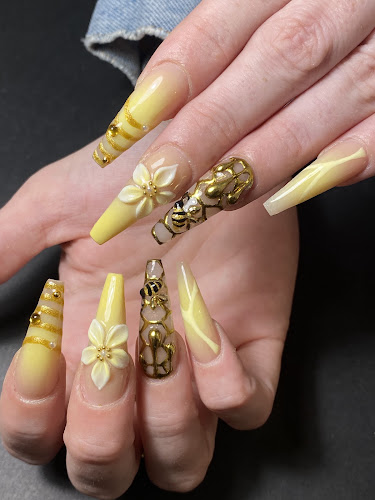 TITANIUM NAILS VAUGHAN