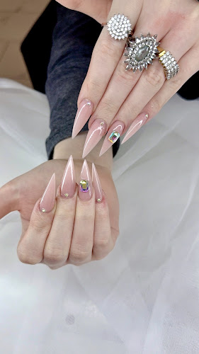 TL Nails & Spa