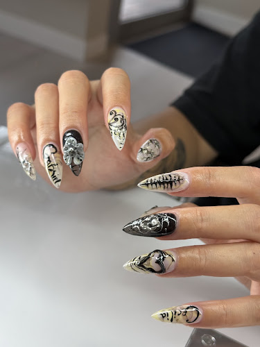 TO Nails Station