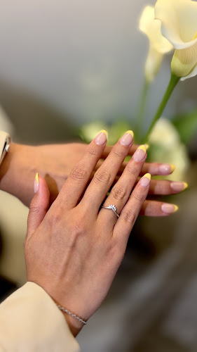 TO. Nails Touch