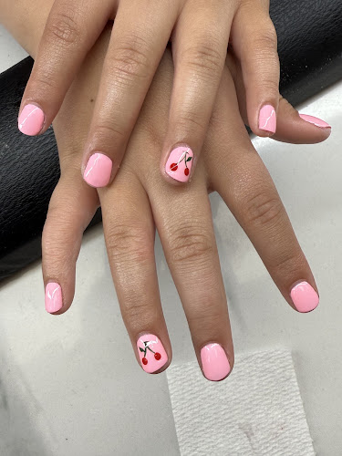 Top Nails & Spa