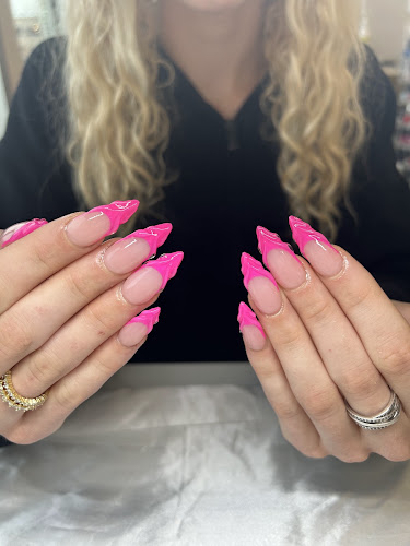 Top Queen Nails