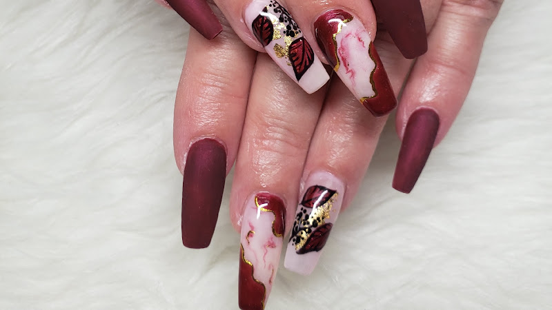 Town's Nails & Spa