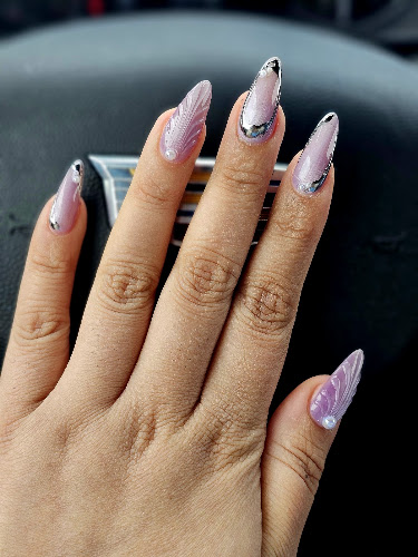 Trouvaille Nail & Beauty Bar