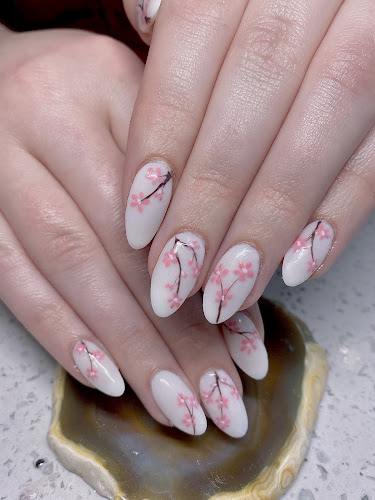 Twinie Nail Studio