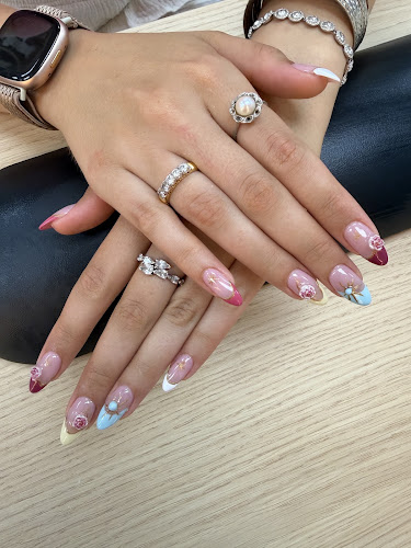 Umi Nails & Spa