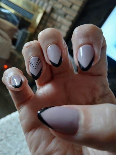 Urban Nail Lounge