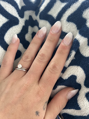 V Nail Spa