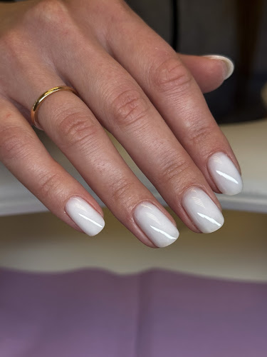 Vee nails