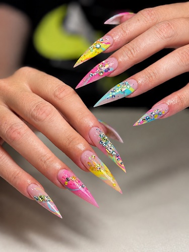 Vnails Hamilton, nail salon in Hannon, Ontario