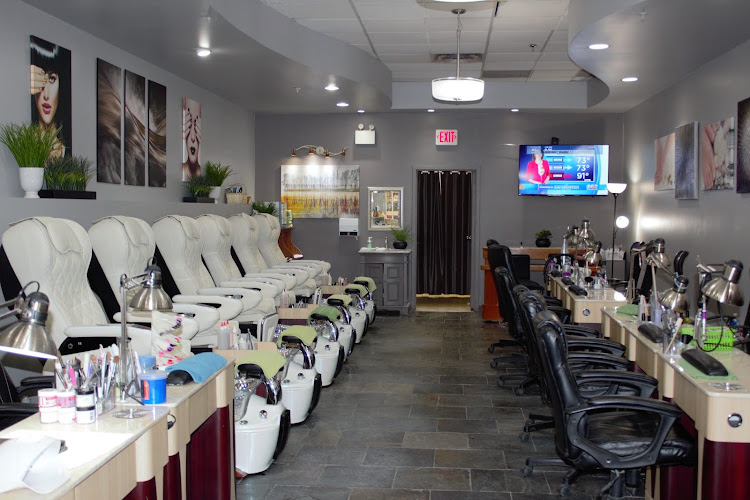Windsor Nails