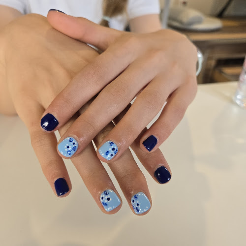 345 Le Cubicule, Ongles en Gel