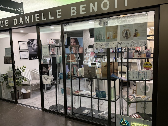Centre d' Esthetique Danielle Benoit (dispose de places de stationnements)