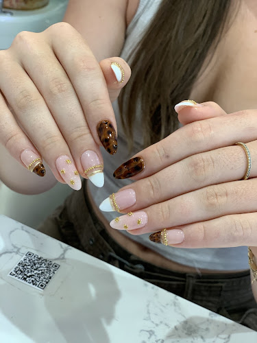 Delly Beaute Spa : West Island Salon