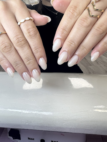 Eira Nail Beauty Montreal