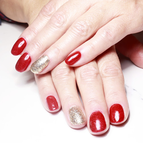 ELZi Nails