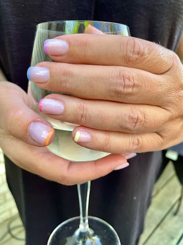 Foula's Nails