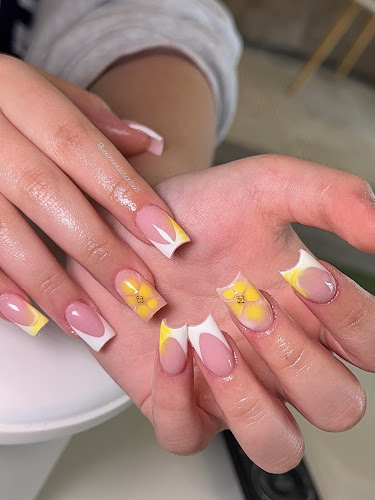 jeanne d'arc ongles et beauté, salon d’ongles à Shawinigan, au Québec