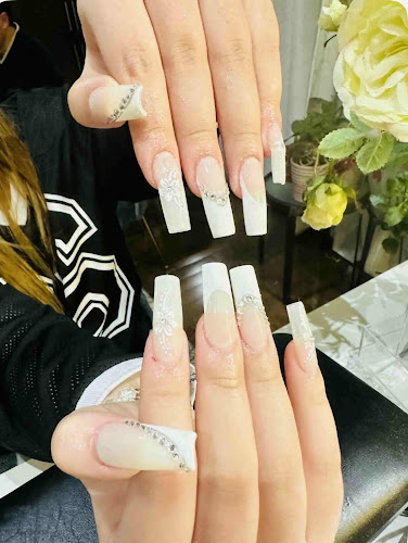 La Jolie Main - Ongles Beauté