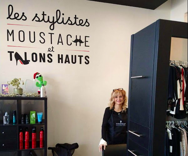 Les Stylistes Moustaches et Talons Haut