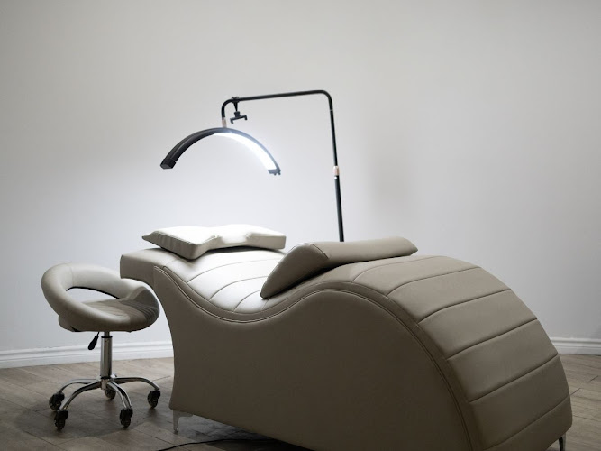 M Lash Bar Workshop