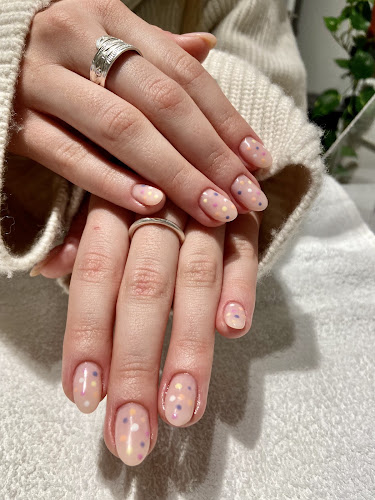 Mai_mtlnail