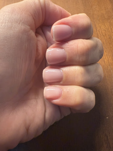 Miracle Nails, nail salon in Beaconsfield, Quebec