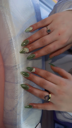 Nayel nails