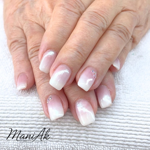Onglerie ManiAk d'Ongles, nail salon in Mont-Saint-Hilaire, Quebec