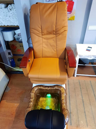 Ongles Kitty, nail salon in L'Assomption, Quebec