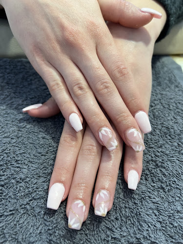 Ongles Laval