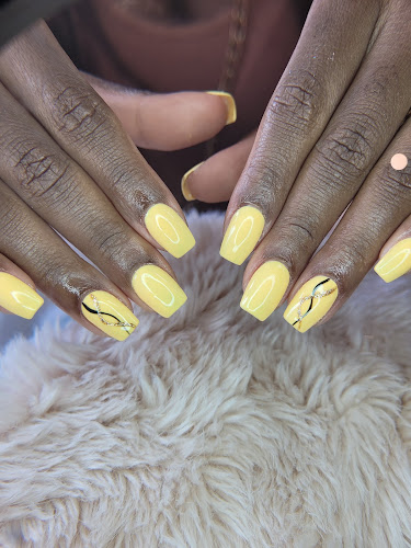 Ongles Sophie Léger
