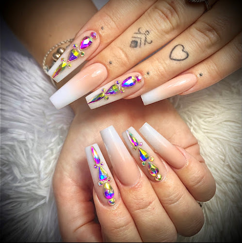 Ongles Yara