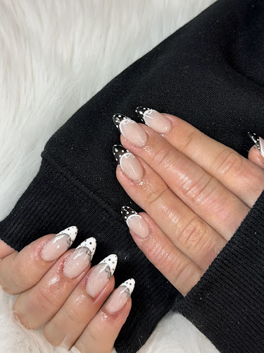 Ongles Zenzen Laval des rapides