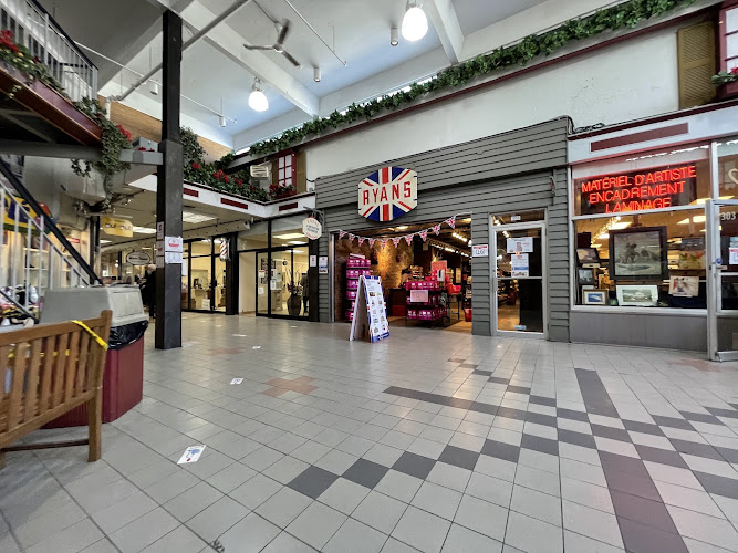 Plaza Pointe-Claire