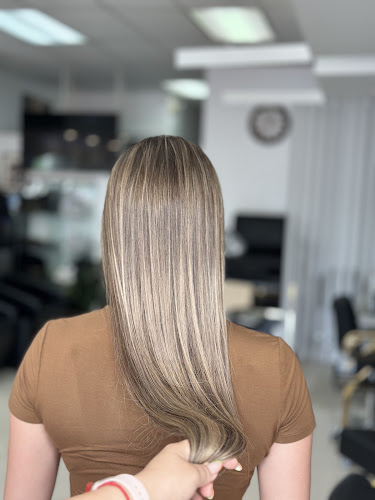 Salon Lola