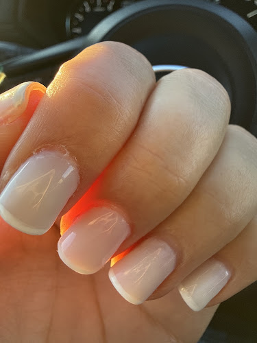 Sans Souci Ongles & Spa - CF Carrefour Laval