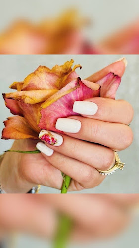 Sosha Nail