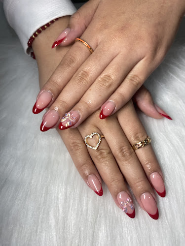 Therapy Nails, salon d’ongles à Montreal, au Québec