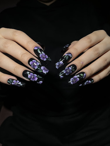 Trippy Nails