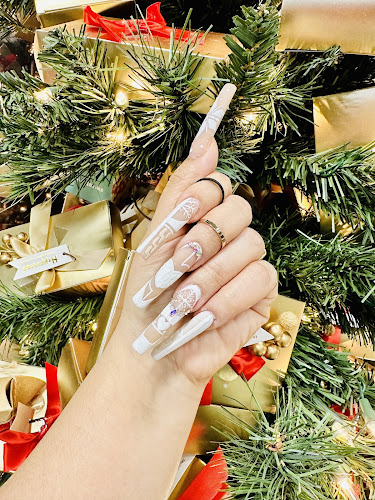 Cre8tive Design Nails & Spa
