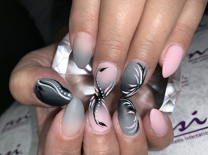 Creative Nail Design (Very artistic nail technician)